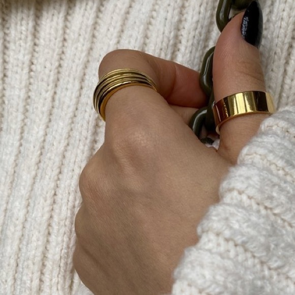 Multi layered lines ring - Picture 4 of 4